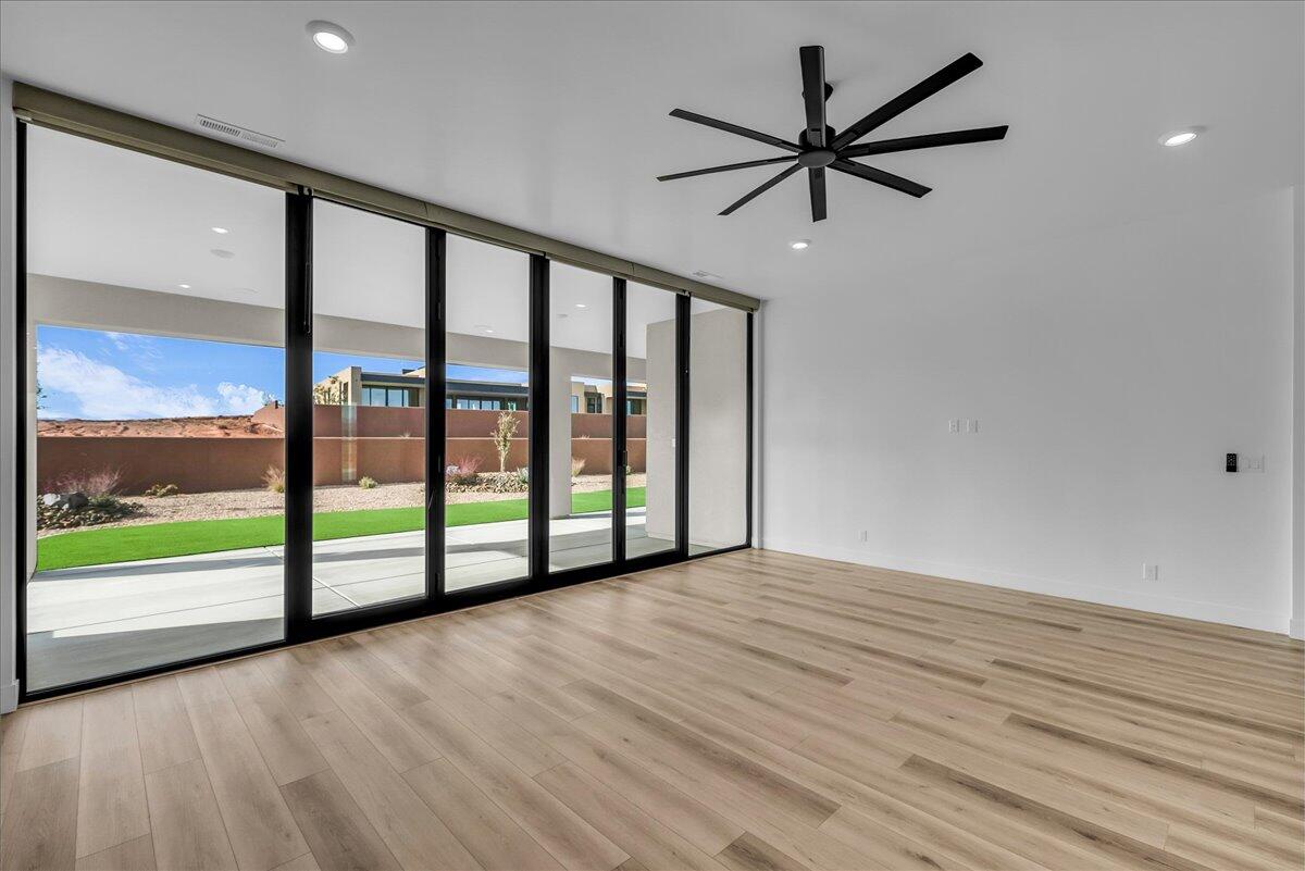 ESTATES AT SAND HOLLOW - Residential