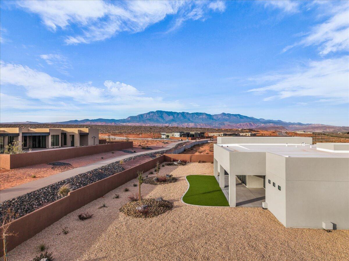 ESTATES AT SAND HOLLOW - Residential