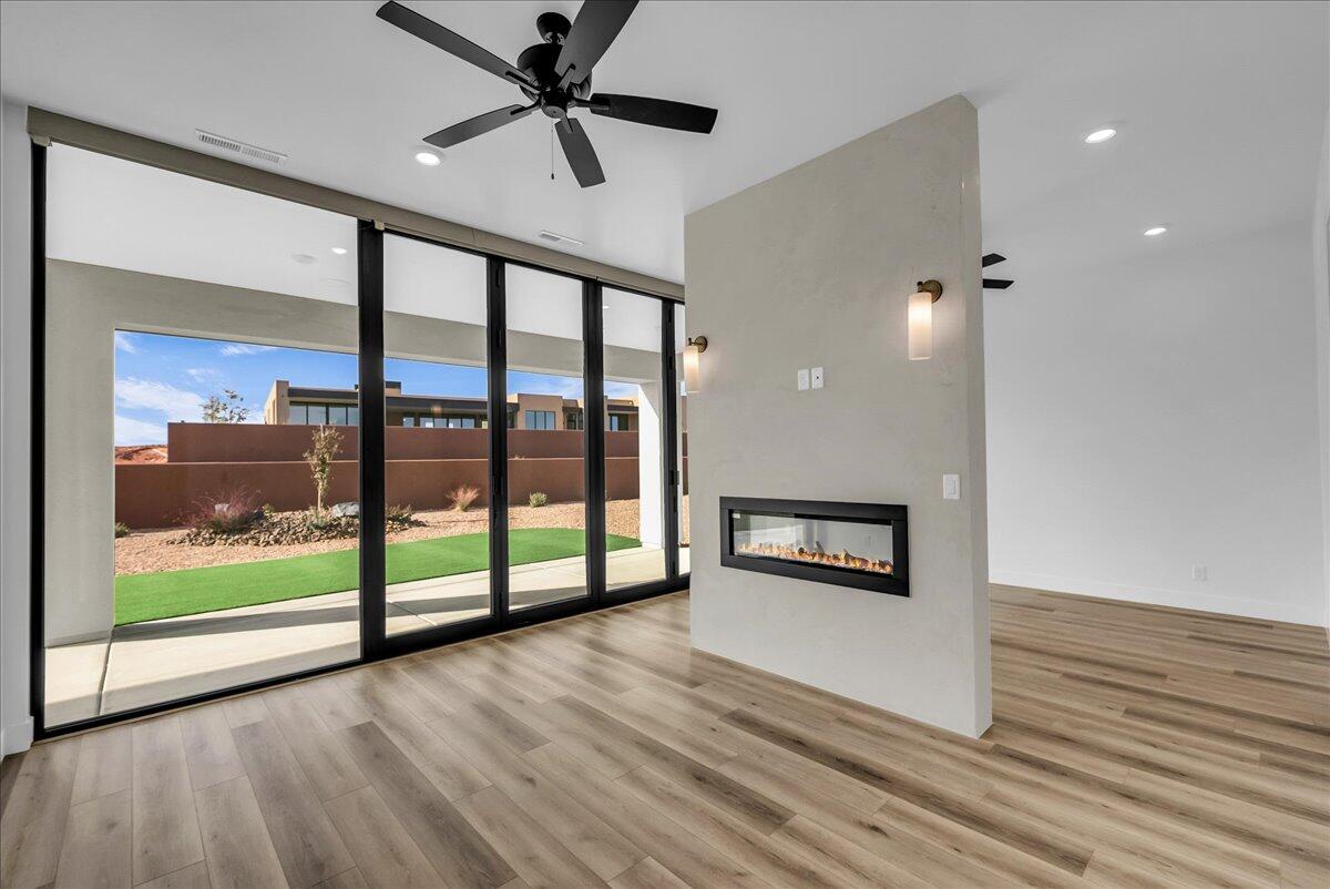 ESTATES AT SAND HOLLOW - Residential