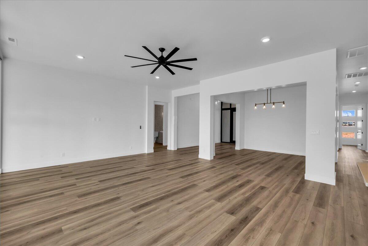 ESTATES AT SAND HOLLOW - Residential