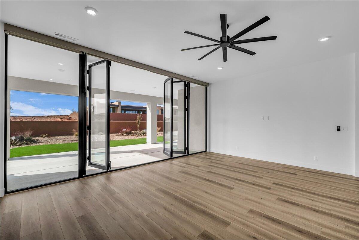 ESTATES AT SAND HOLLOW - Residential