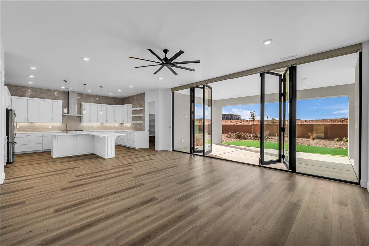 ESTATES AT SAND HOLLOW - Residential