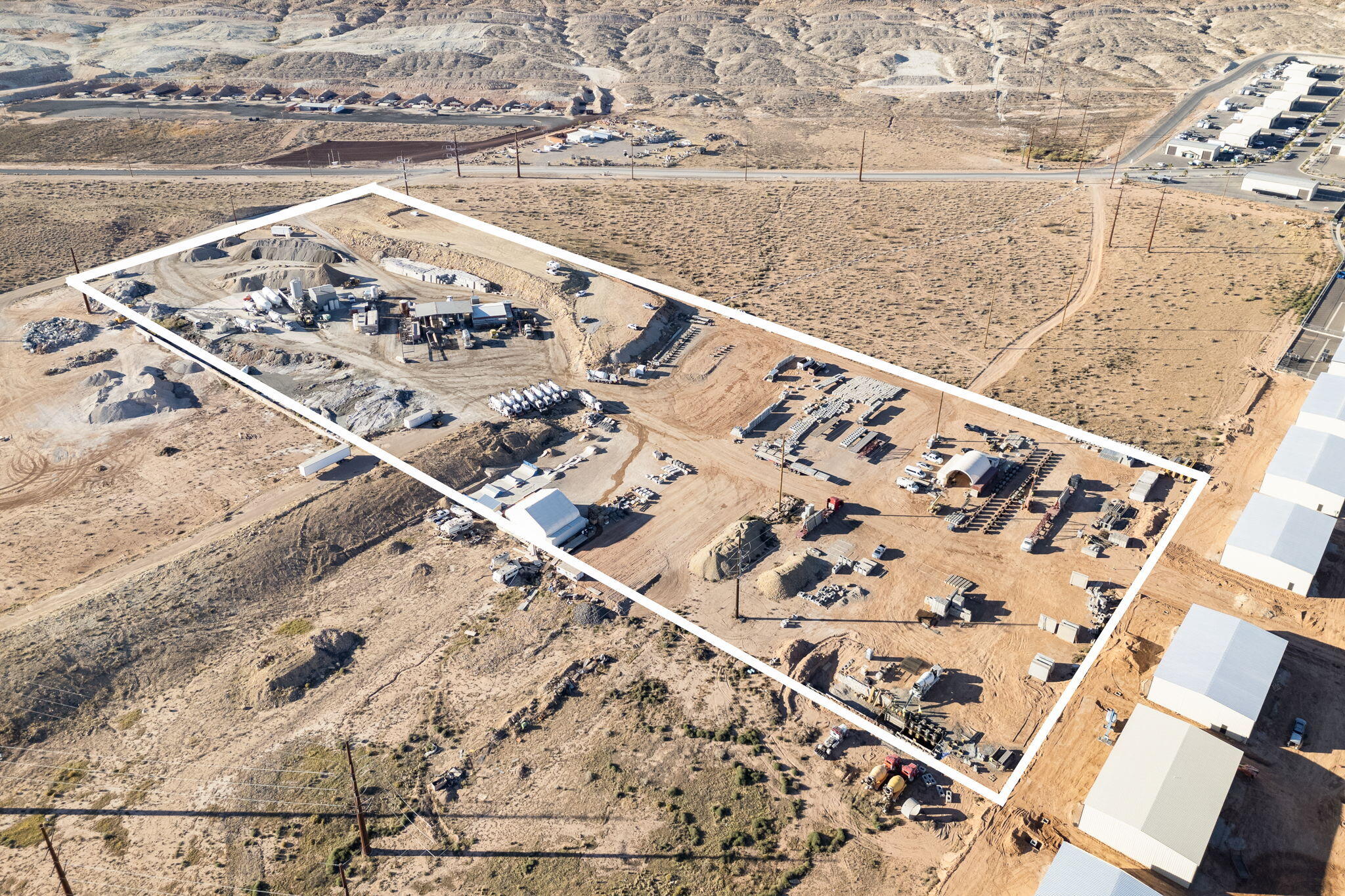 ''INVESTMENT OPPORTUNITY OF A LIFETIME!
https://app.trussmedia.co/sites/4115-h-hv-hurricane-ut-84737-12702977/branded

Discover a rare gem: 14.6 acres of income-producing industrial real estate near Washington County Fair Grounds.

Key Features:

- 2400 sqft building with large garage doors
- 3-phase power
- Multiple leasees generating steady income
- Endless development possibilities

Unleash your vision:

- Expand existing operations
- Redevelop for commercial/industrial use
- Build your dream business

Don't miss out! This rare find won't last.

Call now to schedule a viewing and make your dreams a reality!

Also available for lease.''