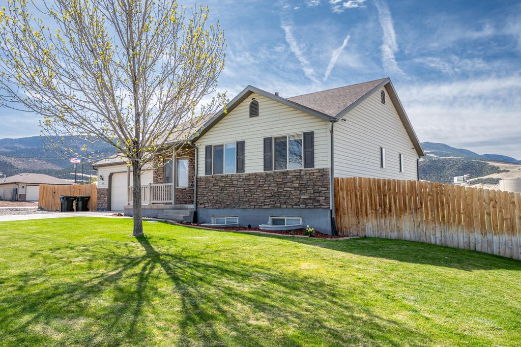 Photo of 2192 E Saddleback View DR, Enoch, UT 84721 (MLS # 26-271482)