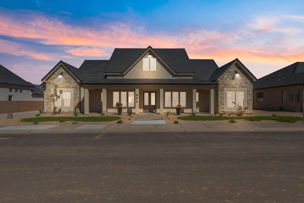 Photo of 994 W 1920 S, Hurricane, UT 84737 (MLS # 26-277169)