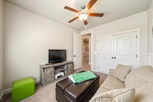 IVY WOOD - Residential