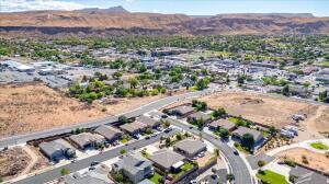 IVY WOOD - Residential