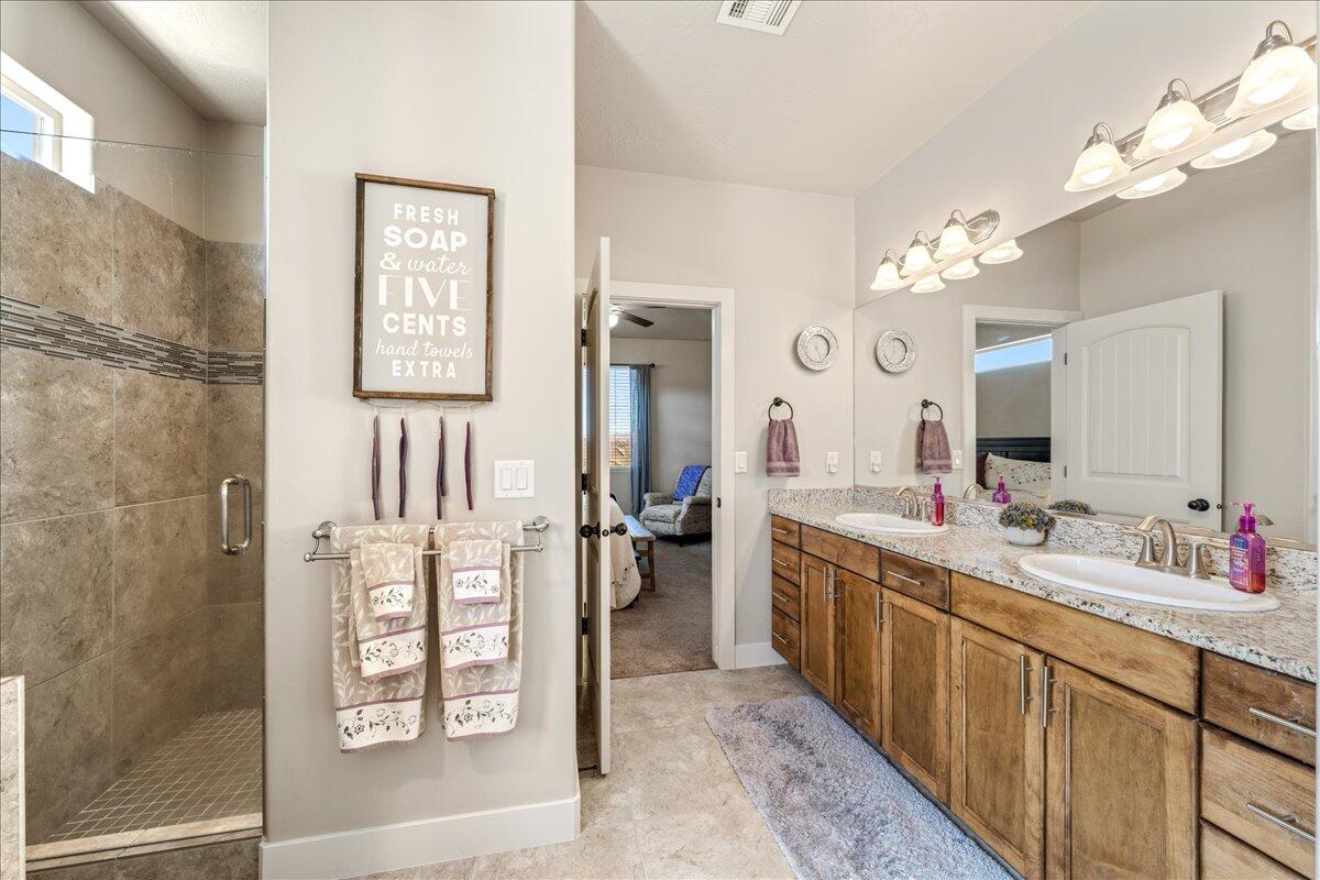 IVY WOOD - Residential