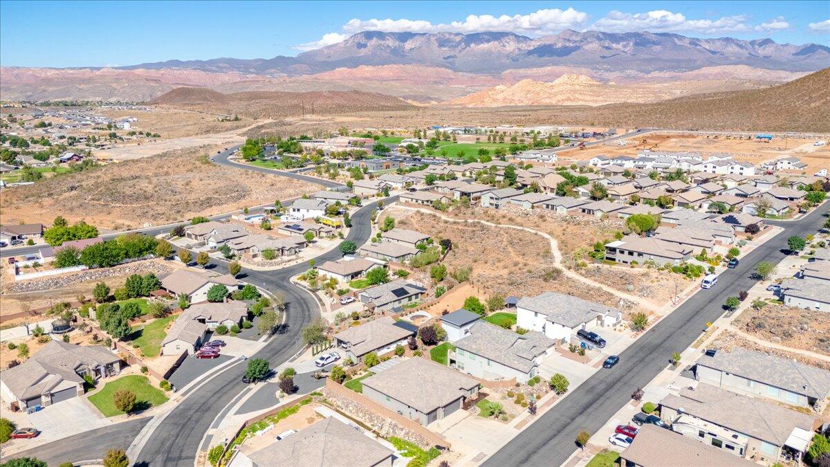 IVY WOOD - Residential