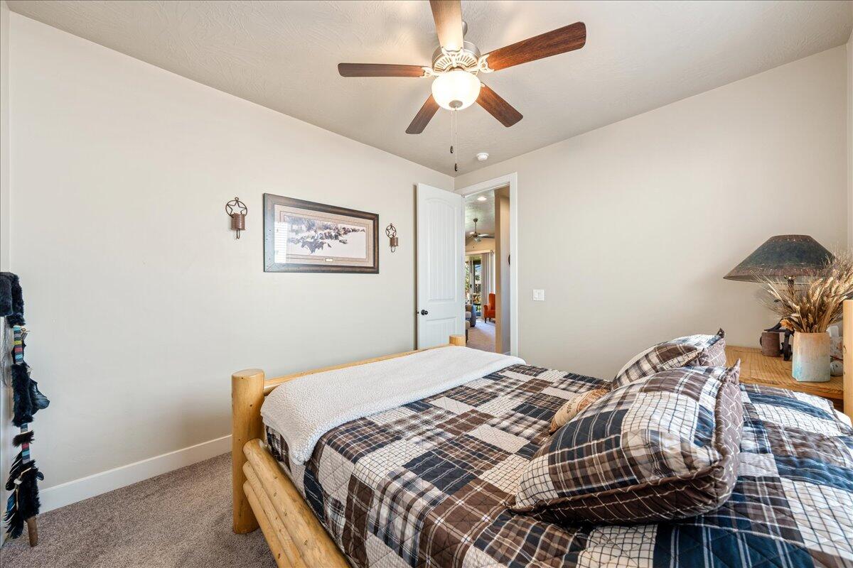 IVY WOOD - Residential