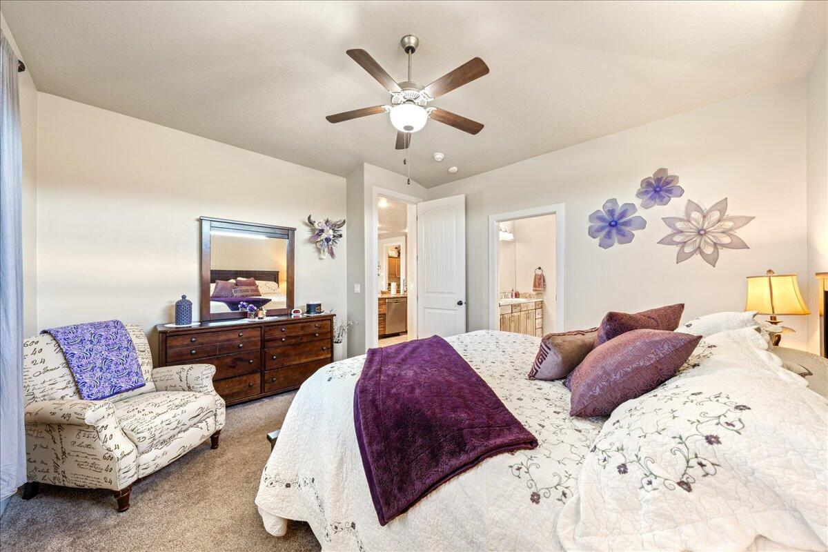 IVY WOOD - Residential