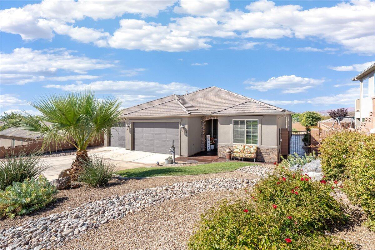 IVY WOOD - Residential