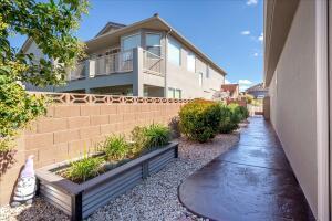 IVY WOOD - Residential