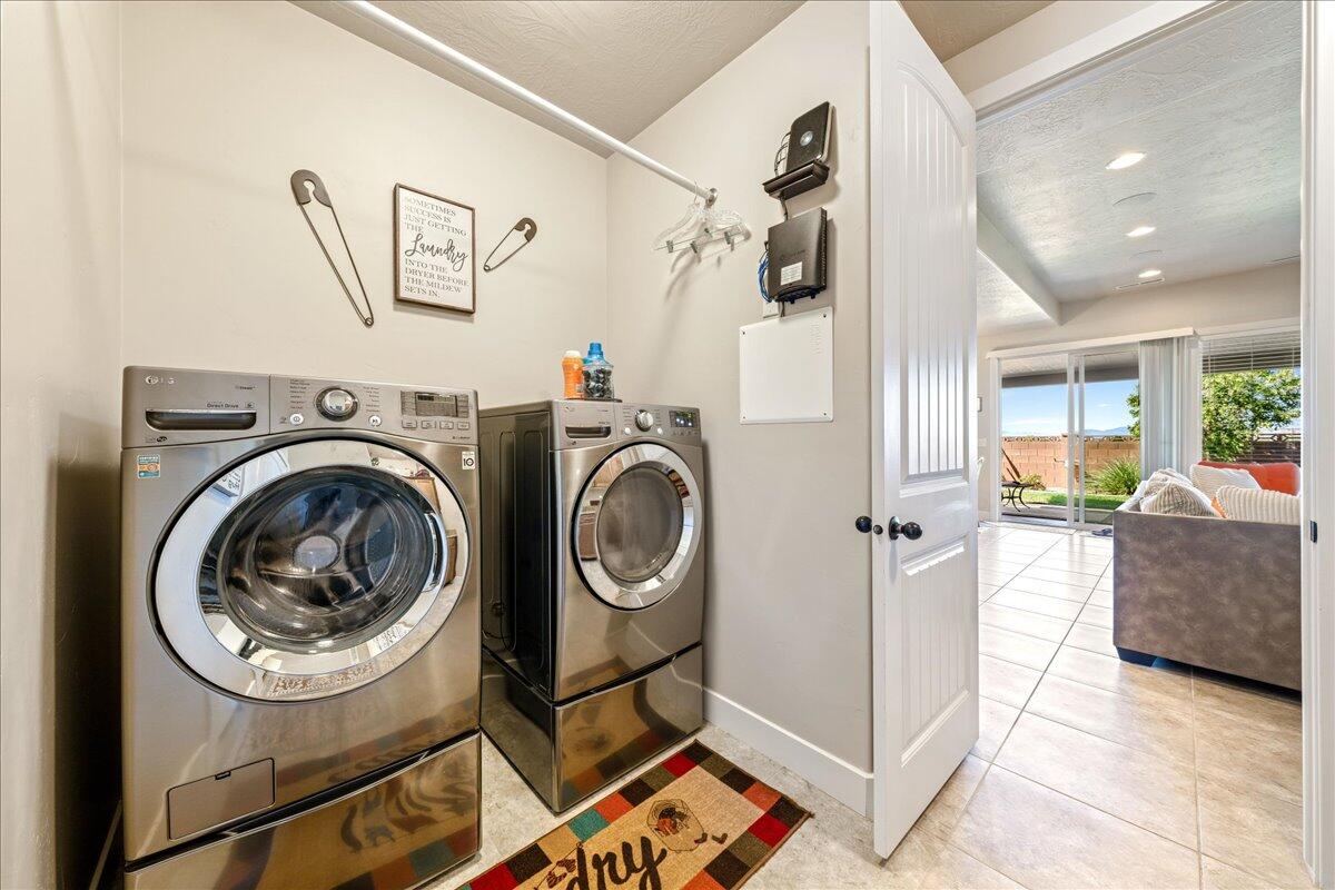 IVY WOOD - Residential