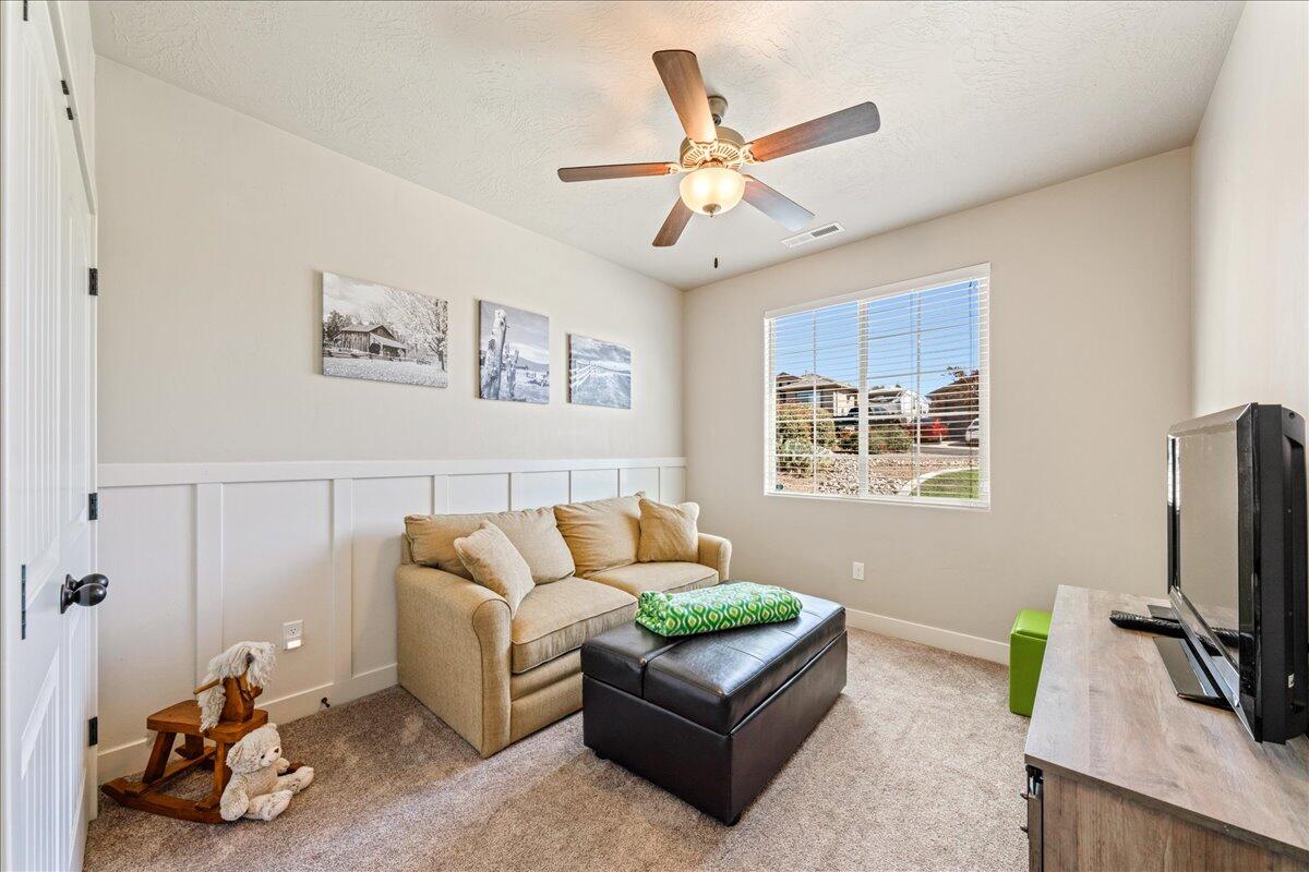 IVY WOOD - Residential