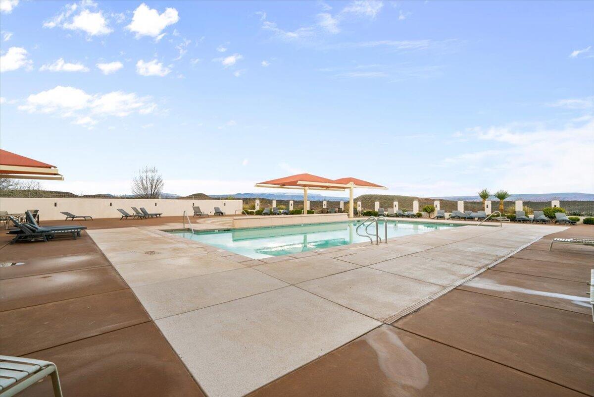 CORAL CANYON - Residential