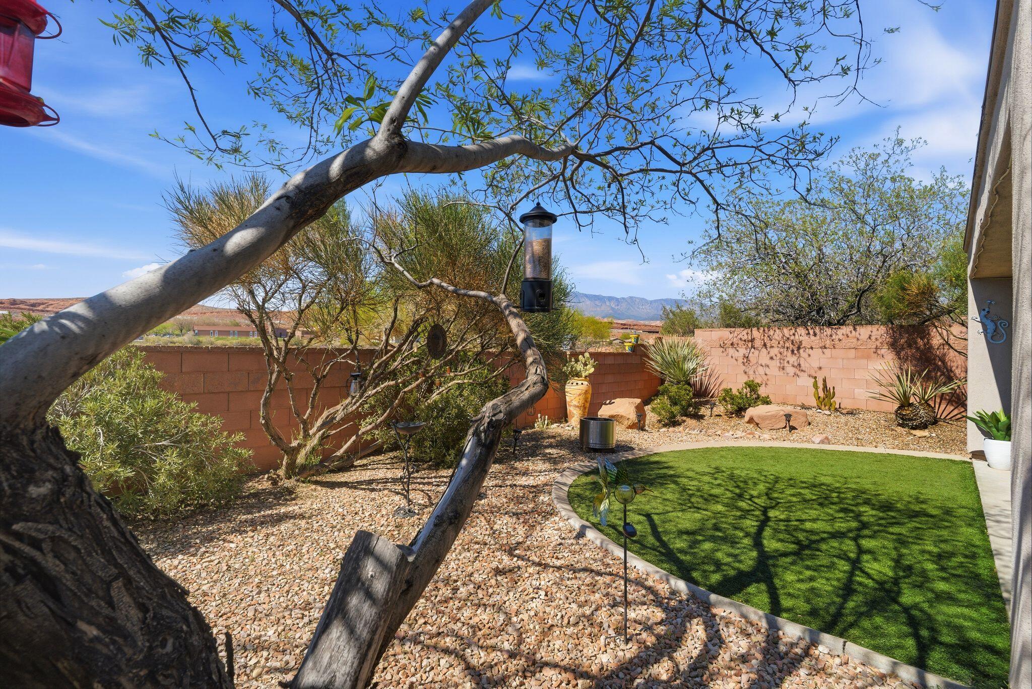 CORAL CANYON - Residential