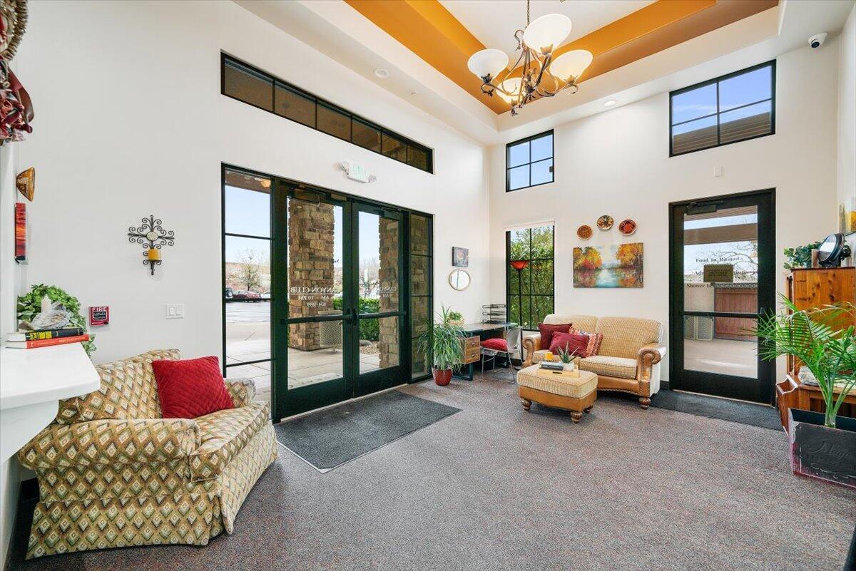 CORAL CANYON - Residential