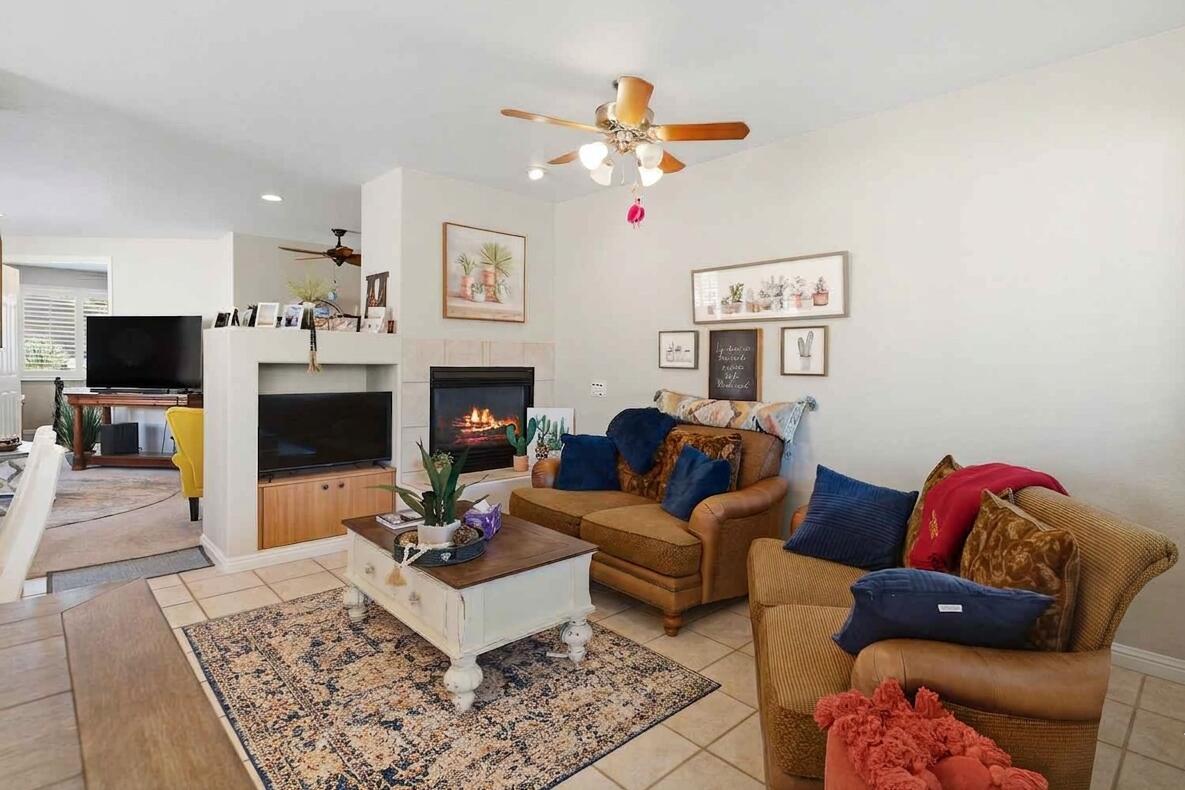 CORAL CANYON - Residential