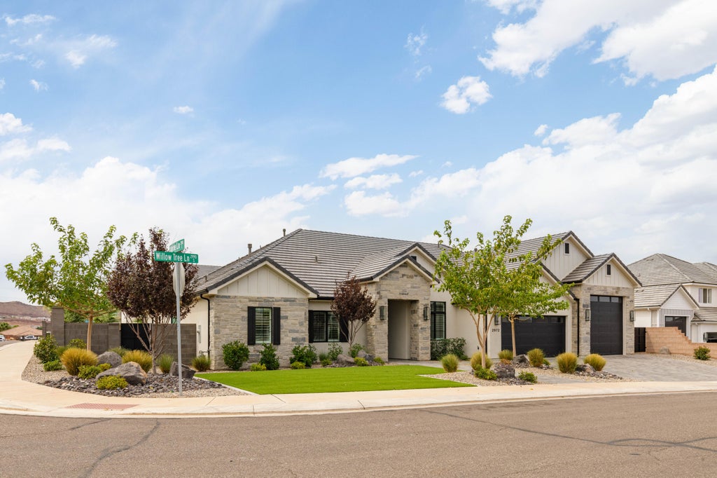 Photo of 2972 E Willow Tree LN, Saint George, UT 84790 (MLS # 26-275157)