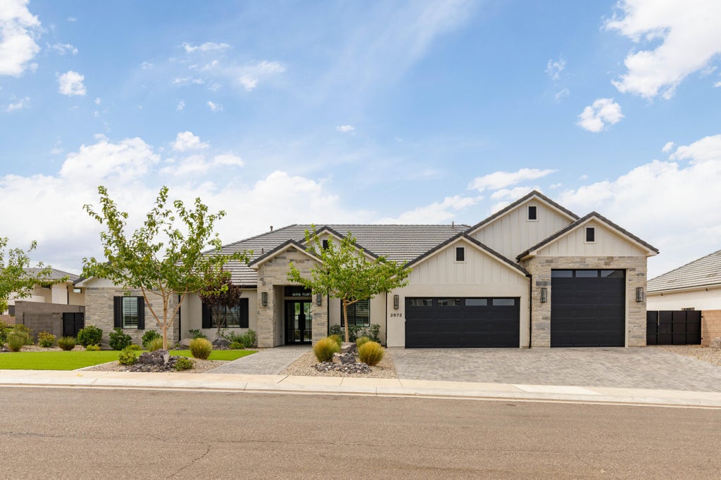 Photo of 2972 E Willow Tree LN, Saint George, UT 84790 (MLS # 26-275157)