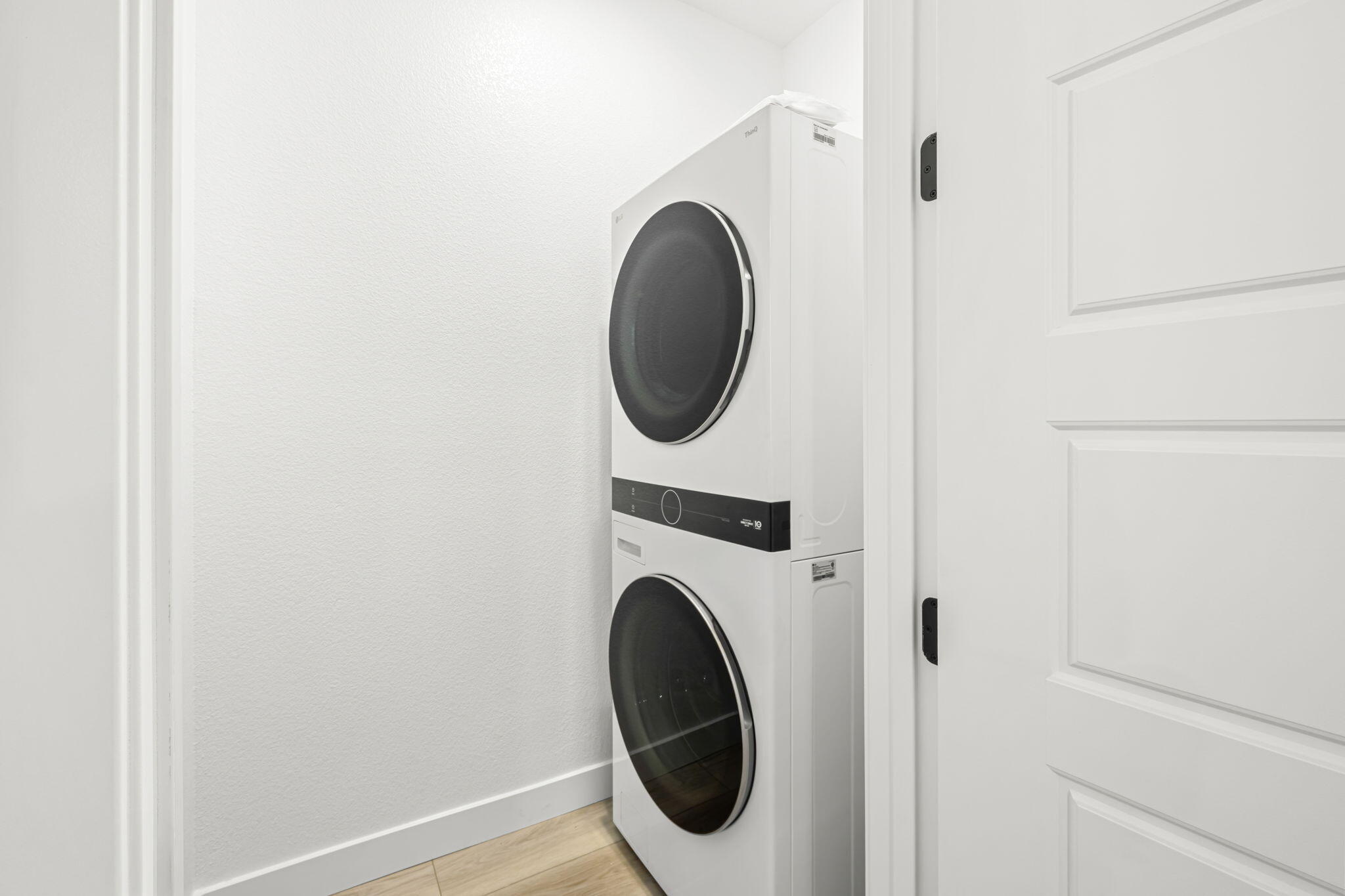 CECITA CREST AT DIVARIO - Residential