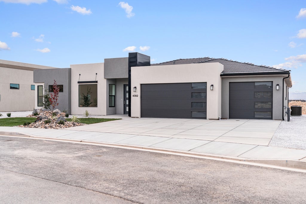 Photo of Lot 43 Dixie Heights, Hurricane, UT 84737 (MLS # 26-275010)