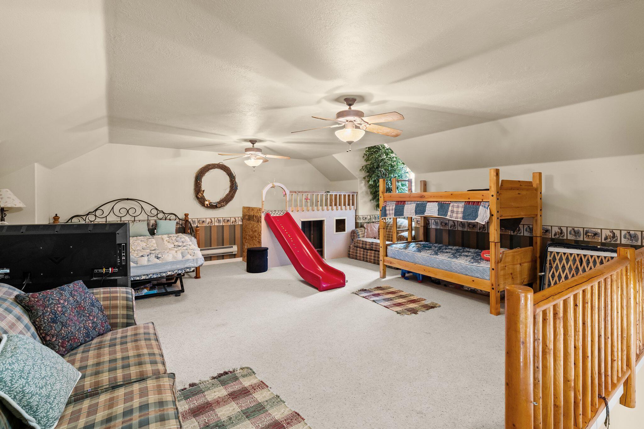 PINE ACRES - Residential