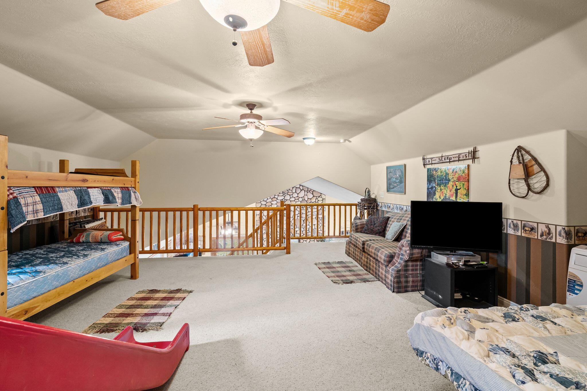 PINE ACRES - Residential