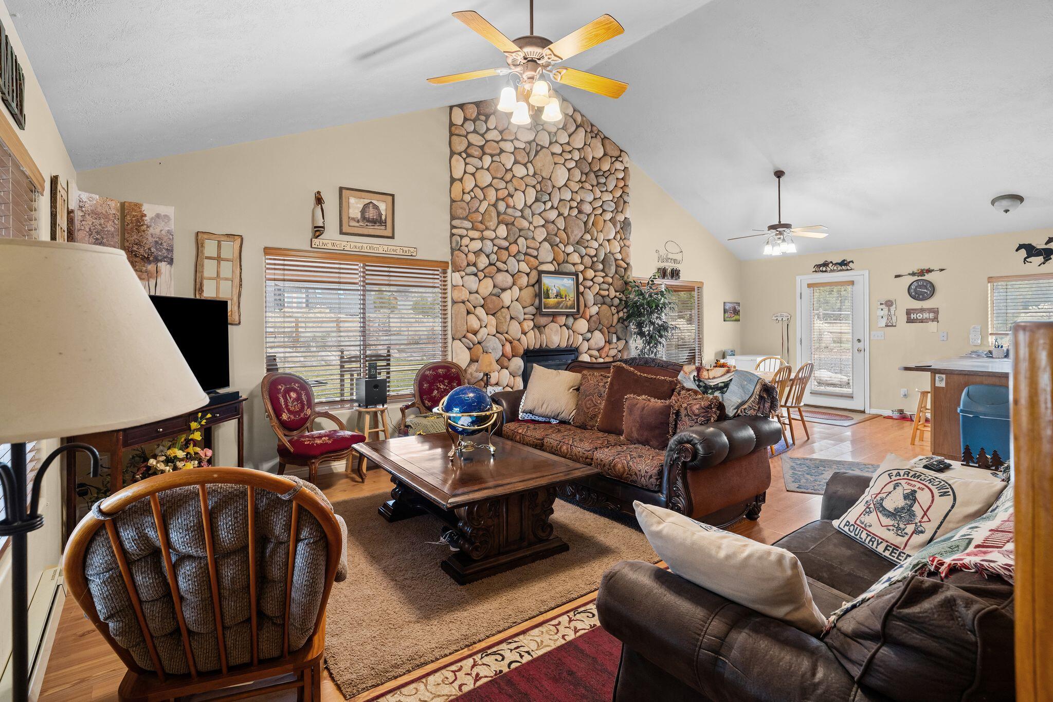 PINE ACRES - Residential