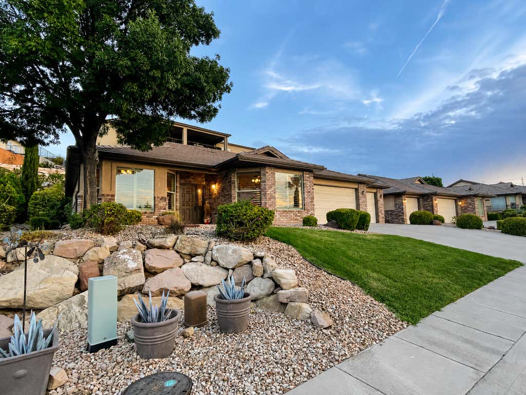 Photo of 709 W Windsor DR, Saint George, UT 84770 (MLS # 26-275214)
