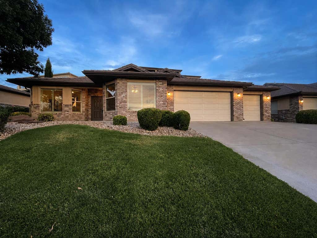 Photo of 709 W Windsor DR, Saint George, UT 84770 (MLS # 26-275214)