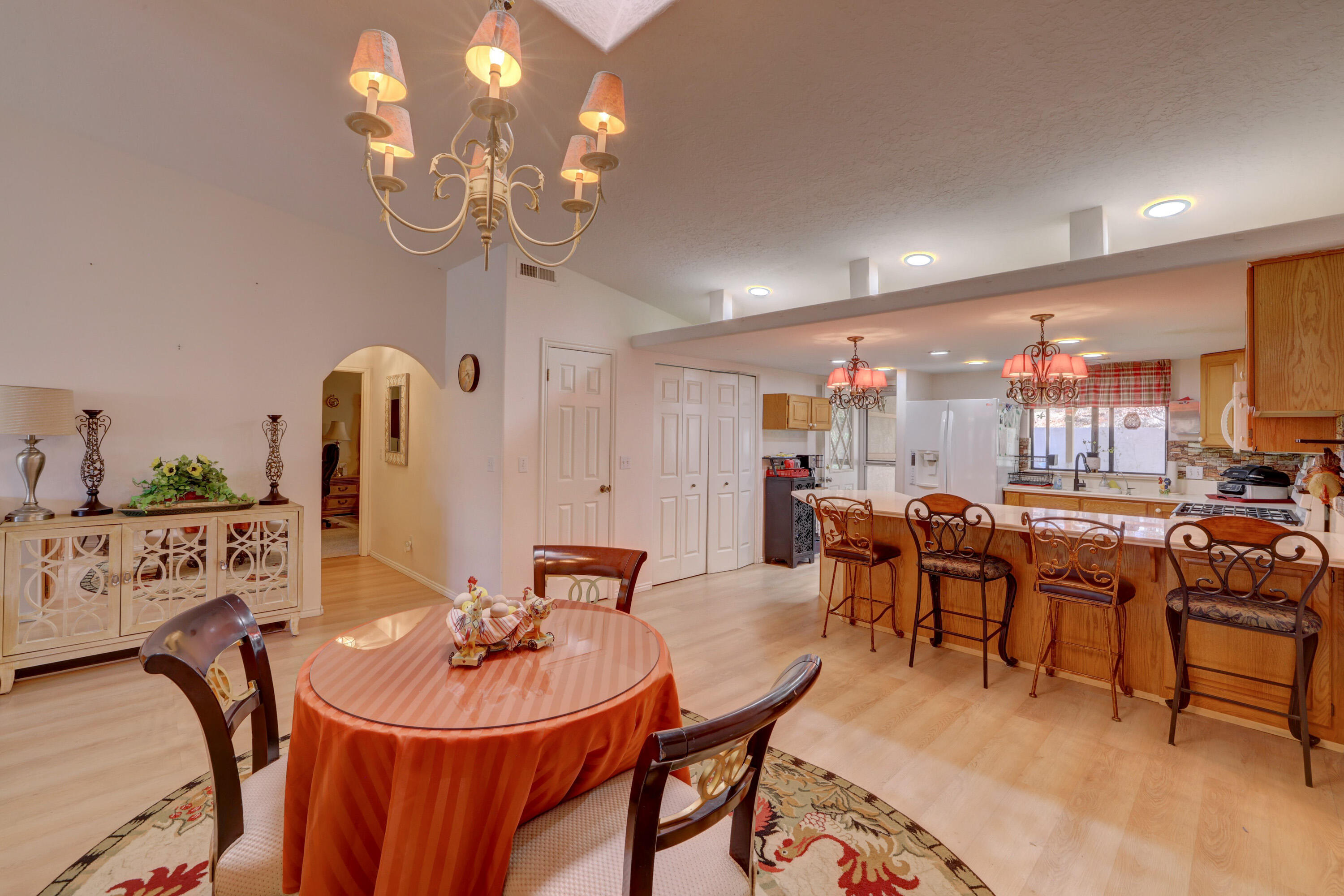 BLOOMINGTON KNOLLS TOWNHOMES - Residential