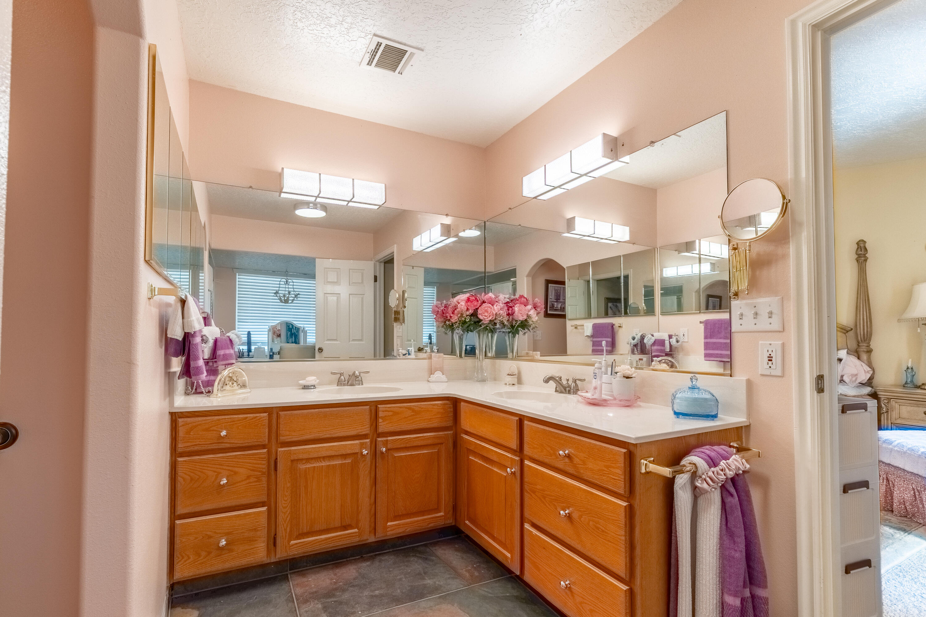 BLOOMINGTON KNOLLS TOWNHOMES - Residential