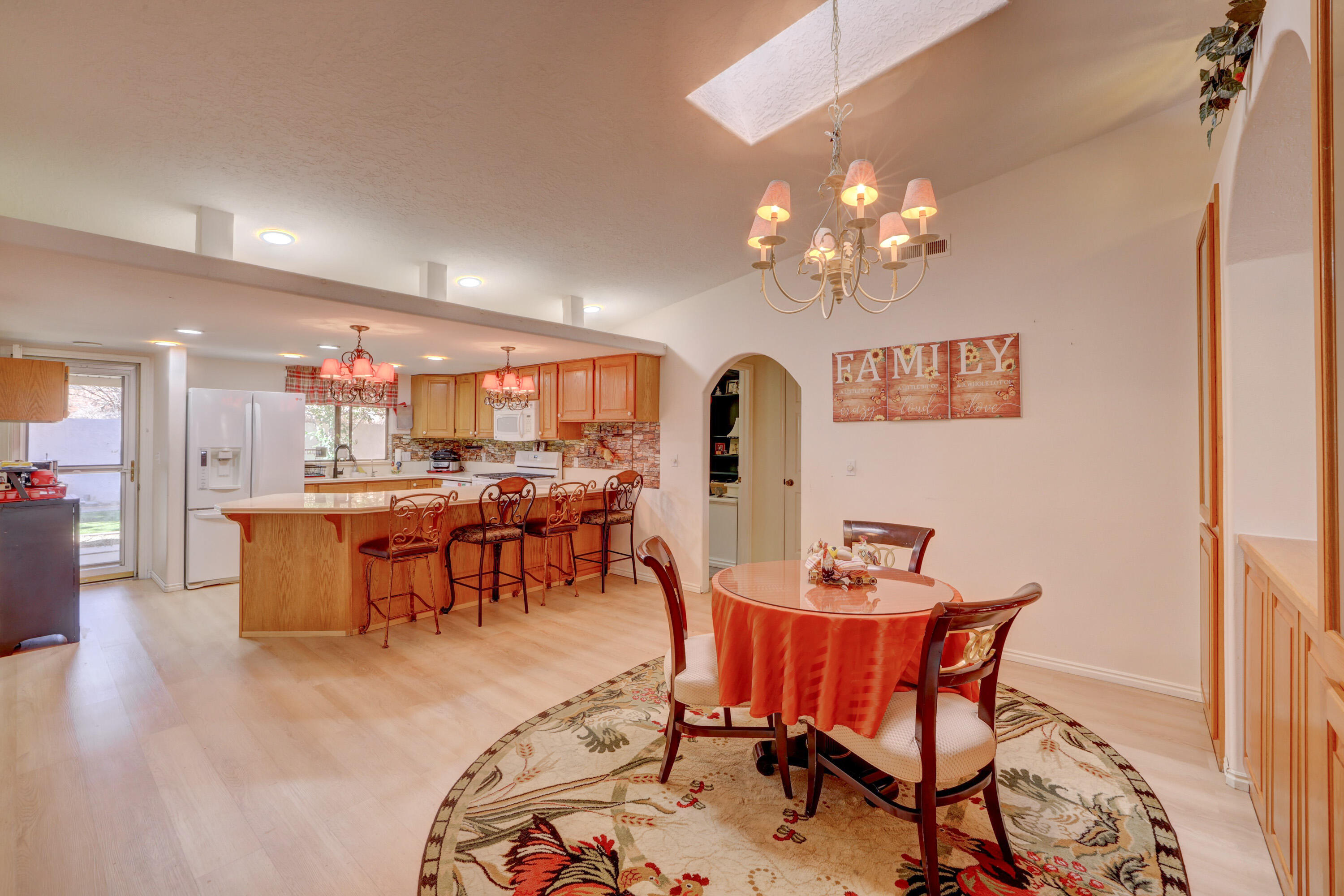 BLOOMINGTON KNOLLS TOWNHOMES - Residential