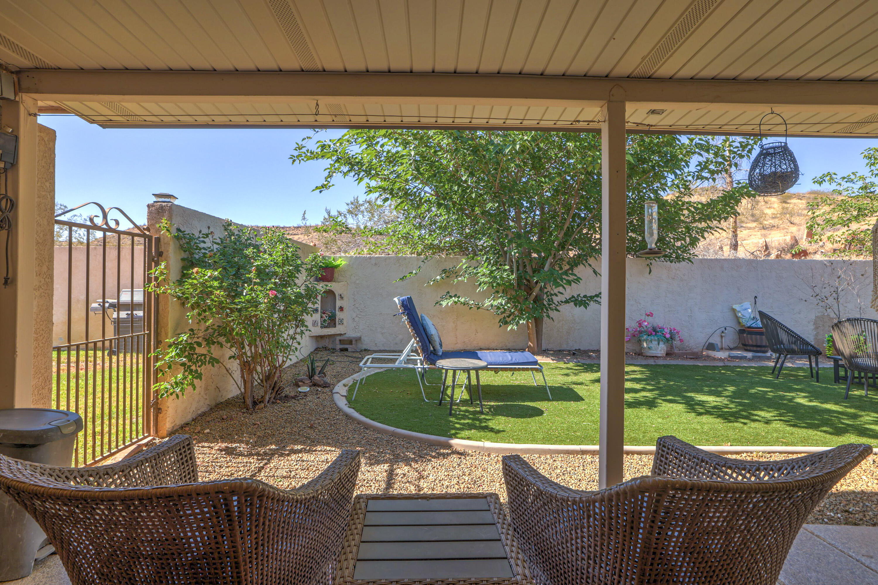 BLOOMINGTON KNOLLS TOWNHOMES - Residential