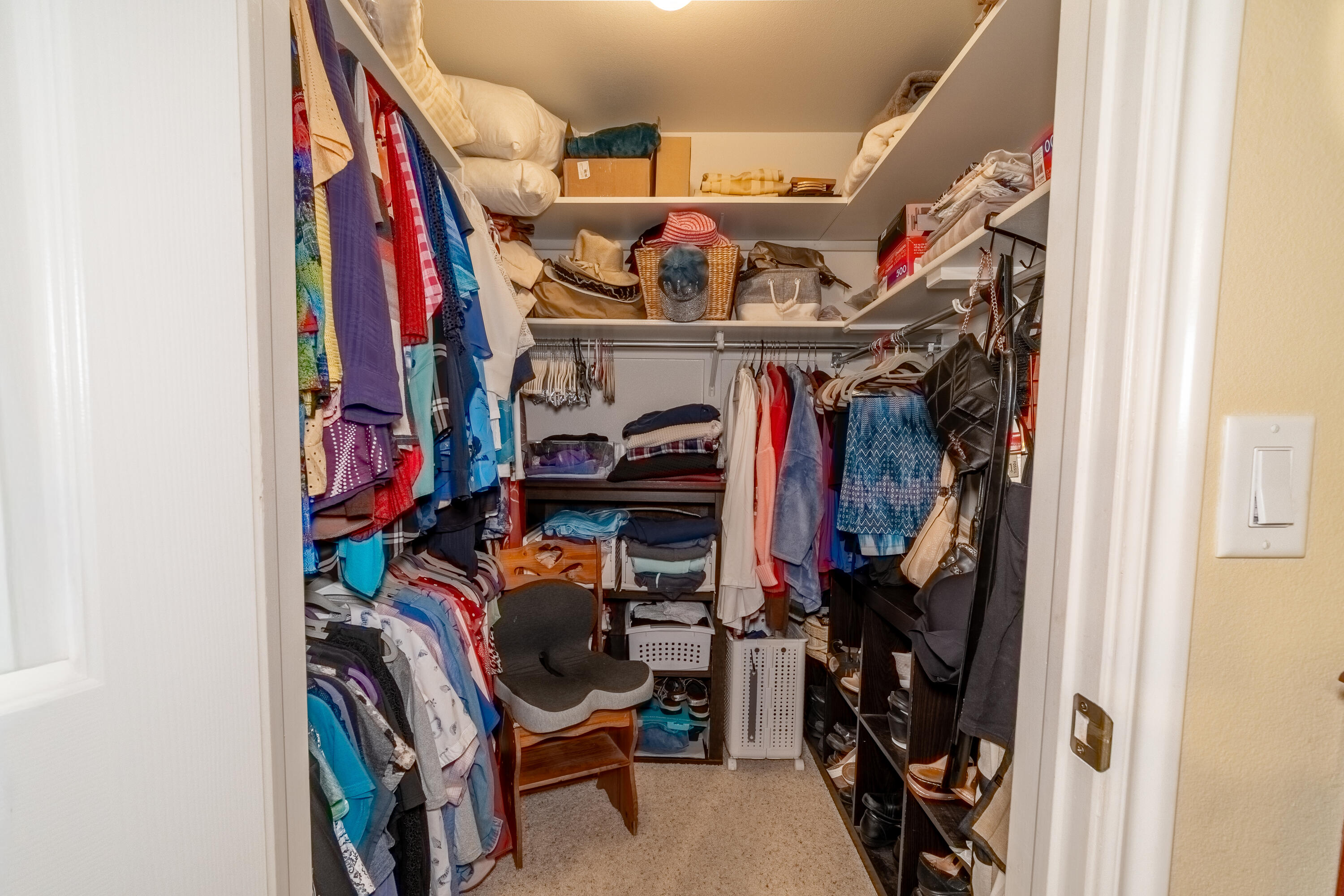 BLOOMINGTON KNOLLS TOWNHOMES - Residential