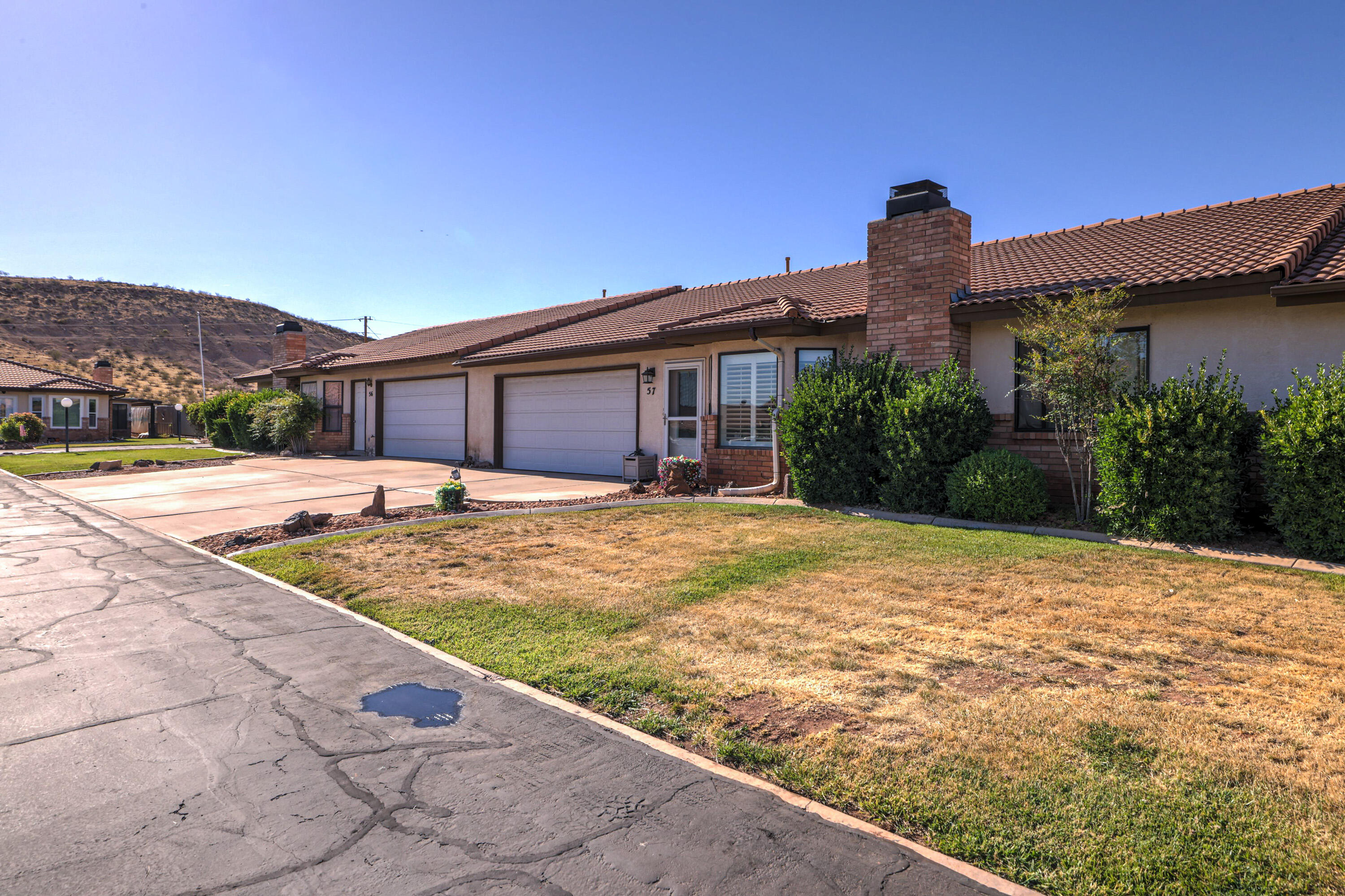 BLOOMINGTON KNOLLS TOWNHOMES - Residential