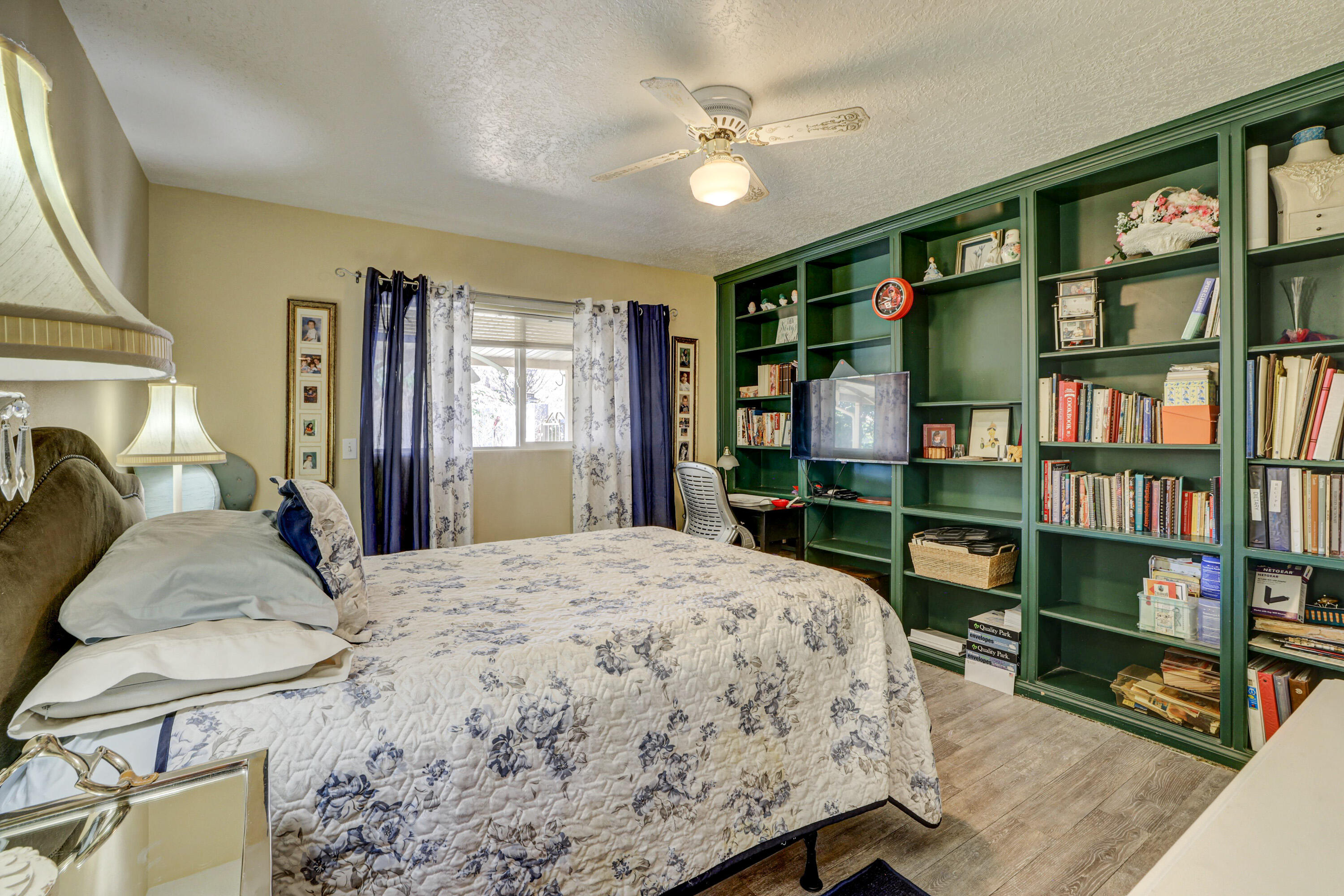BLOOMINGTON KNOLLS TOWNHOMES - Residential