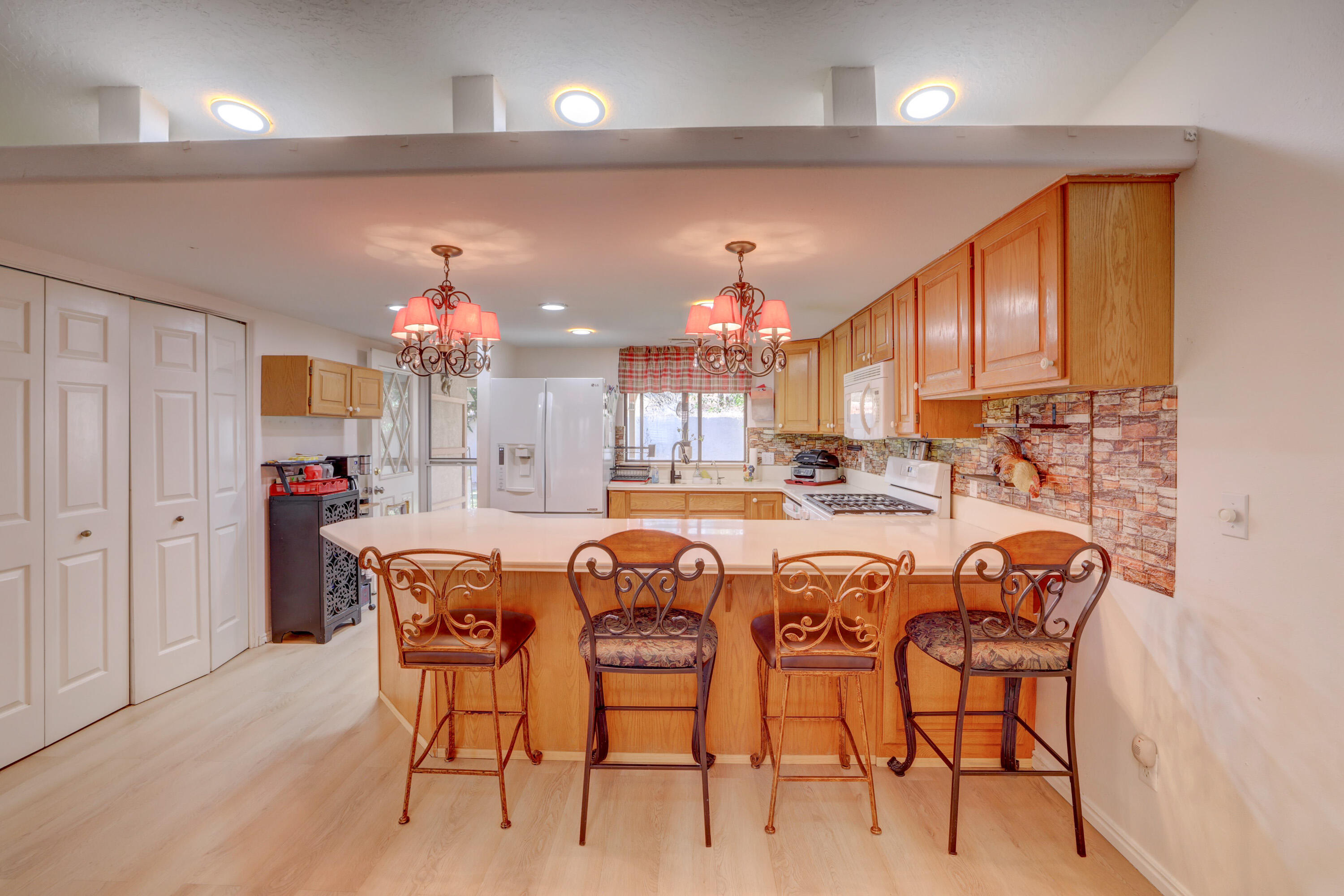 BLOOMINGTON KNOLLS TOWNHOMES - Residential