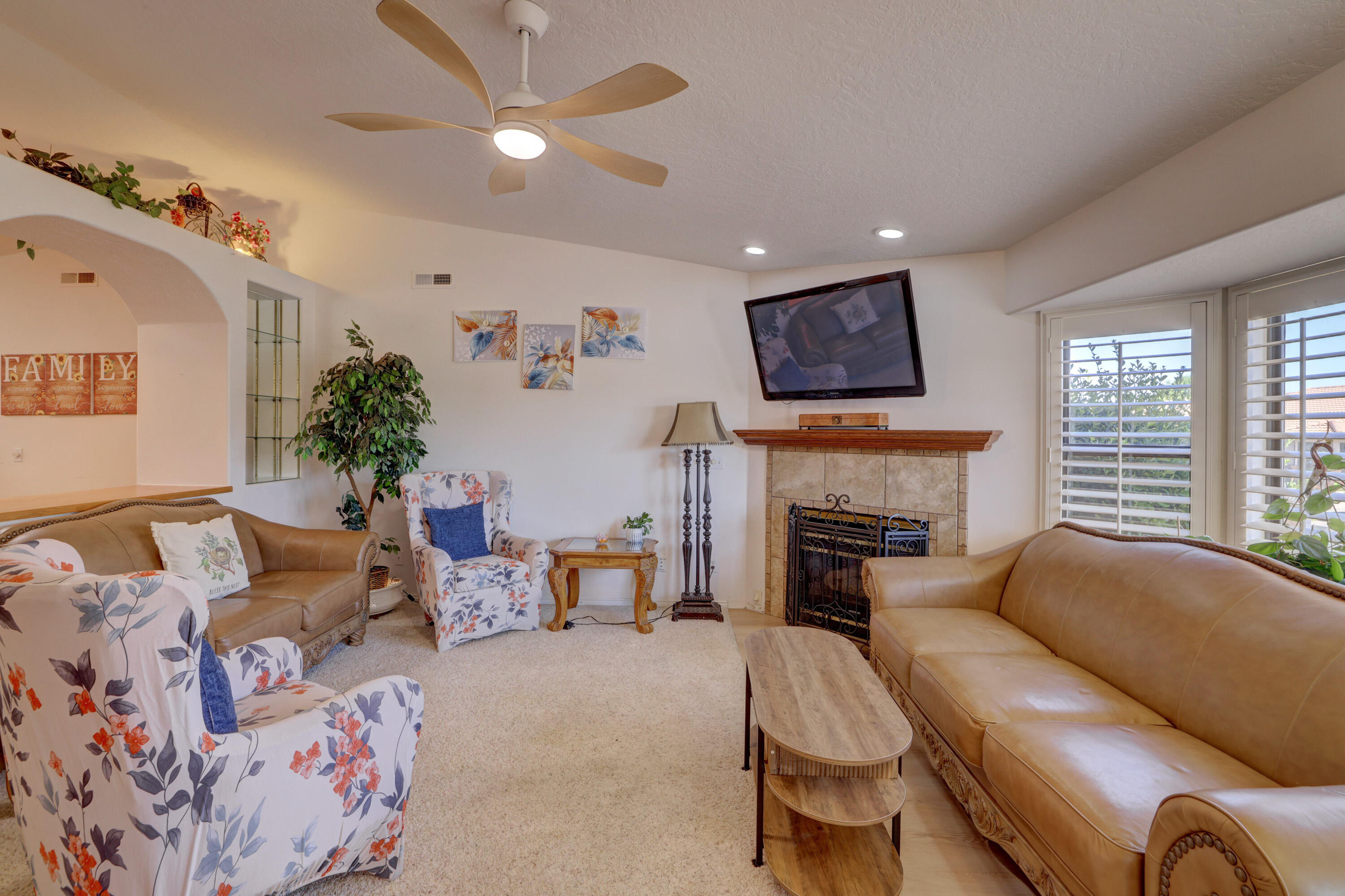 BLOOMINGTON KNOLLS TOWNHOMES - Residential