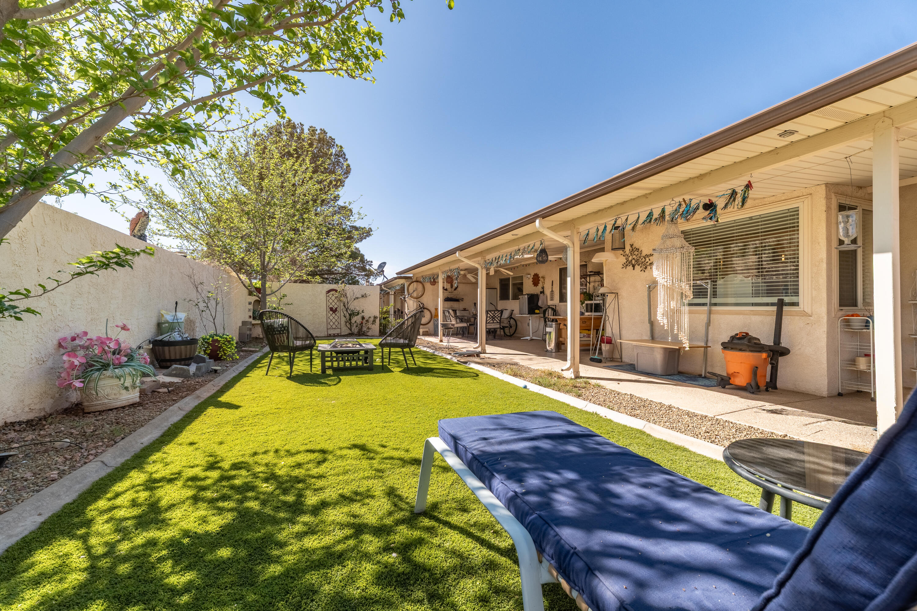 BLOOMINGTON KNOLLS TOWNHOMES - Residential