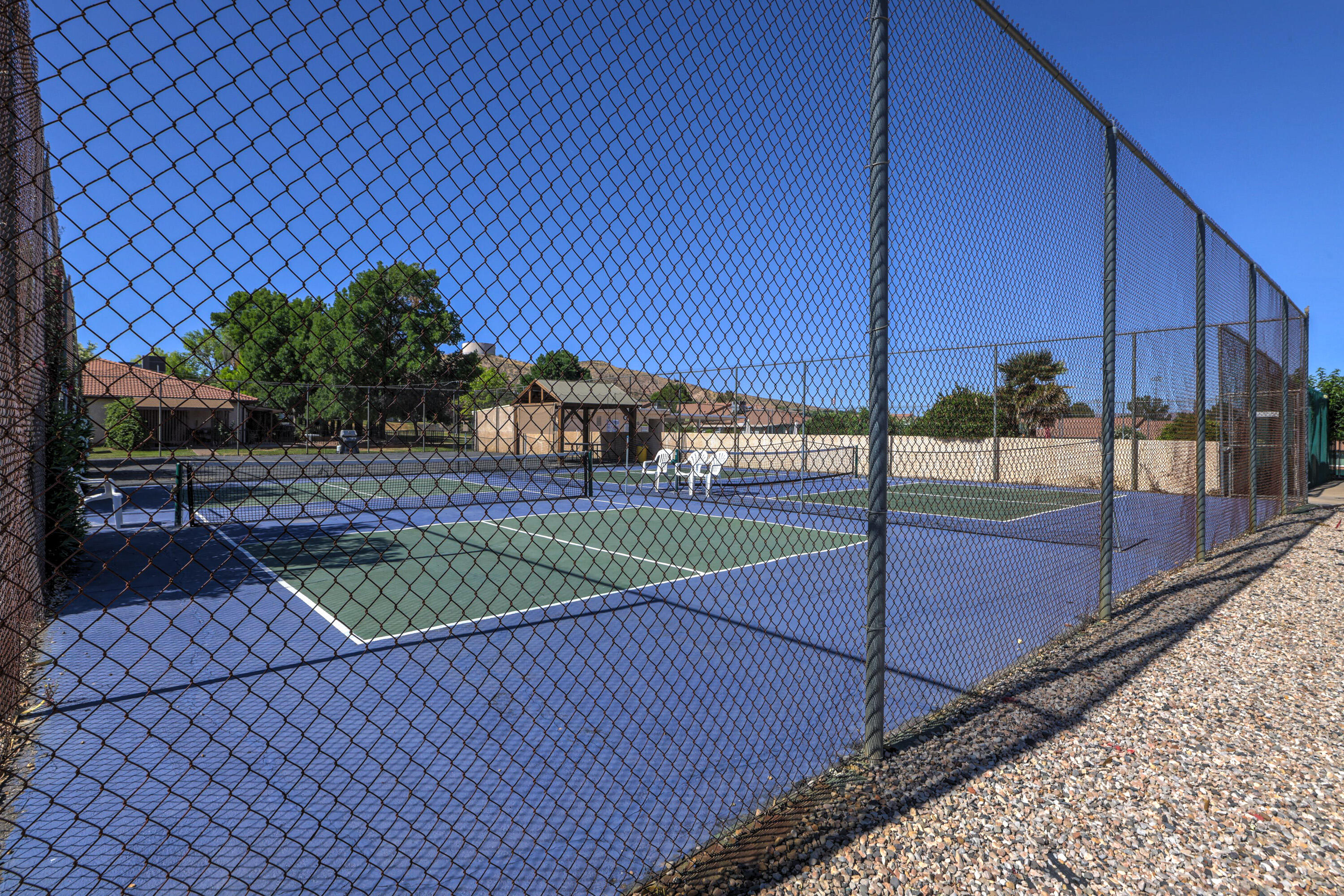BLOOMINGTON KNOLLS TOWNHOMES - Residential
