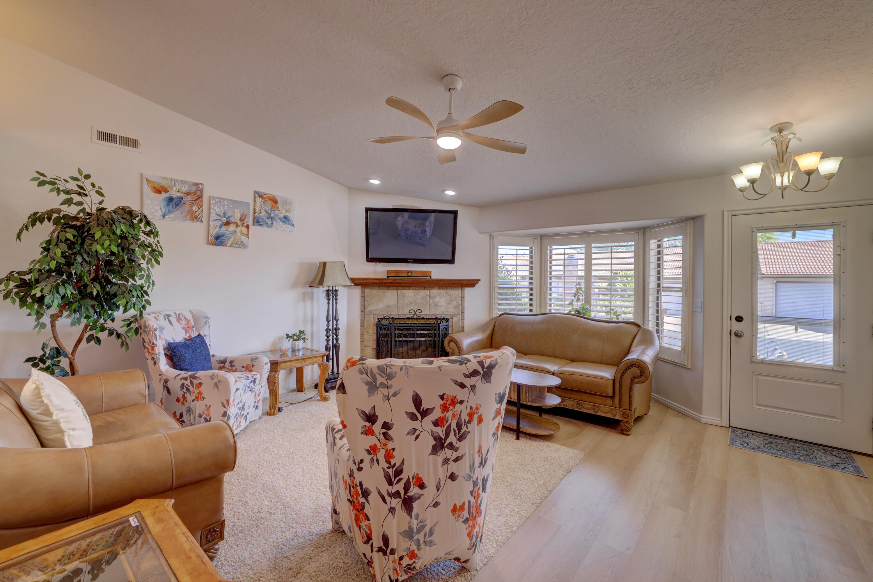 BLOOMINGTON KNOLLS TOWNHOMES - Residential