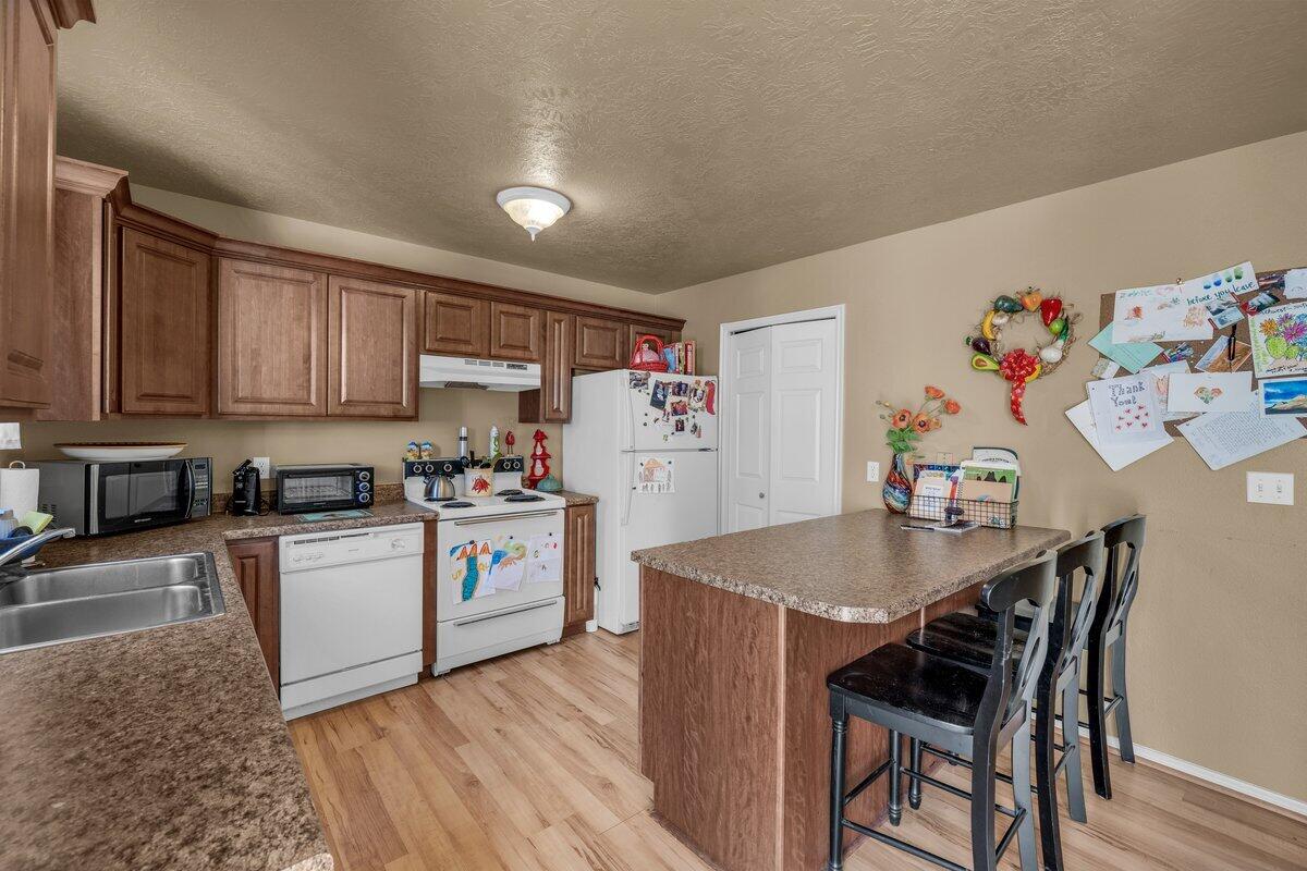 SPANISH GARDENS - Residential