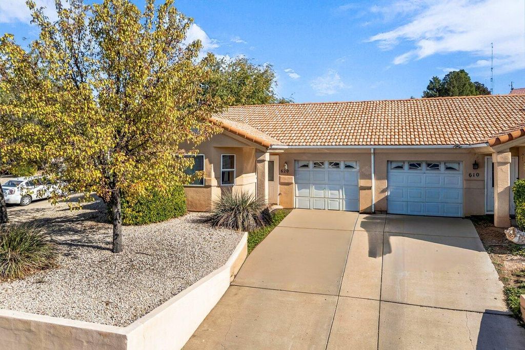 Photo of 620 N 220 W, La Verkin, UT 84745 (MLS # 25-266804)