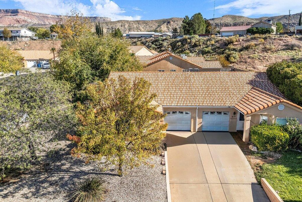 Photo of 620 N 220 W, La Verkin, UT 84745 (MLS # 25-266804)