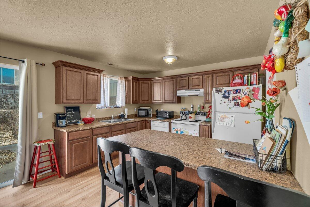 SPANISH GARDENS - Residential