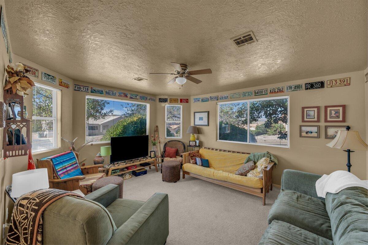 SPANISH GARDENS - Residential