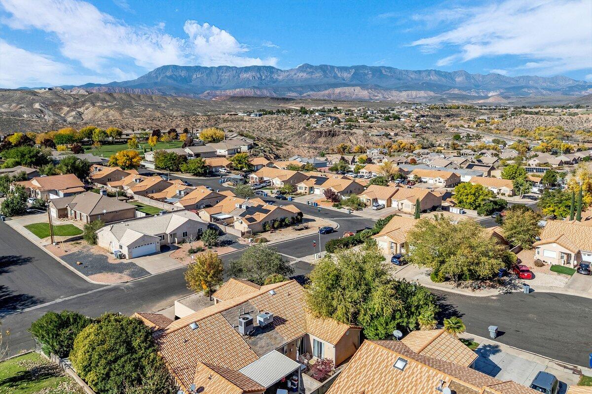 SPANISH GARDENS - Residential